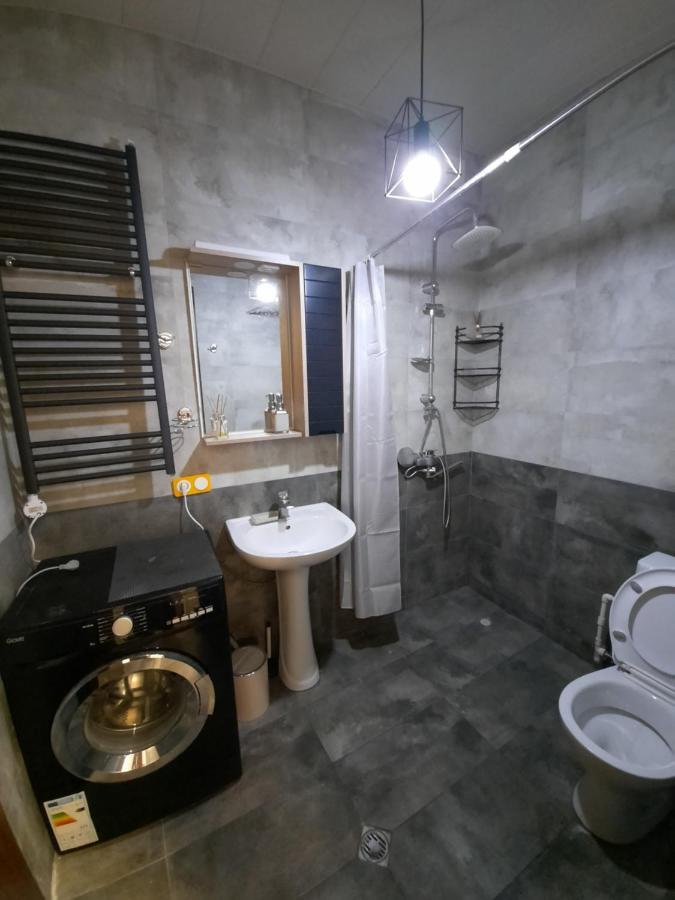 Futuristic 1 Bedroom Apartment Next To Vake Park Тбилиси Екстериор снимка